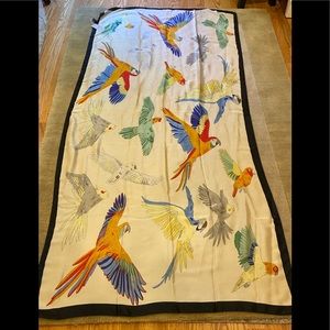 🦜 BEAUTIFUL LARGE SILKY SCARF/WRAP
